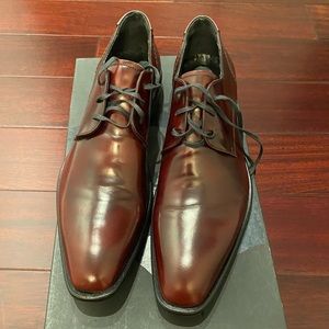 Selling my Keneth Cole shoes.